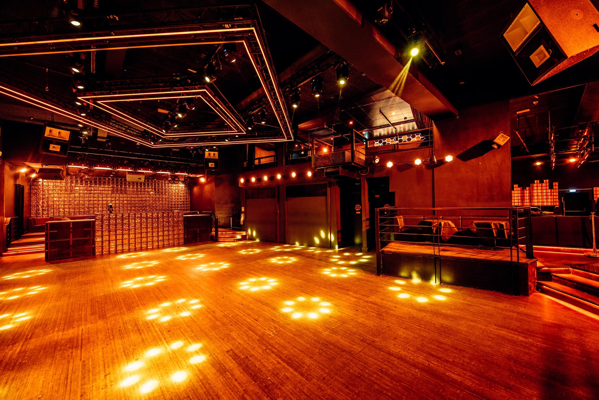 Le Gate Club — configuration réception